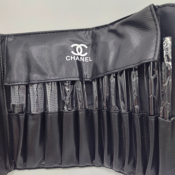 CHANEL Makeup Brush Set Black Roll Case Full Size (12) Professional Brushes Gift - Picture 2 of 9